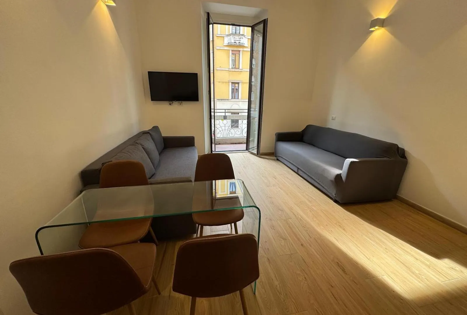 Elegant Central Suite Milan 0*,  Italy